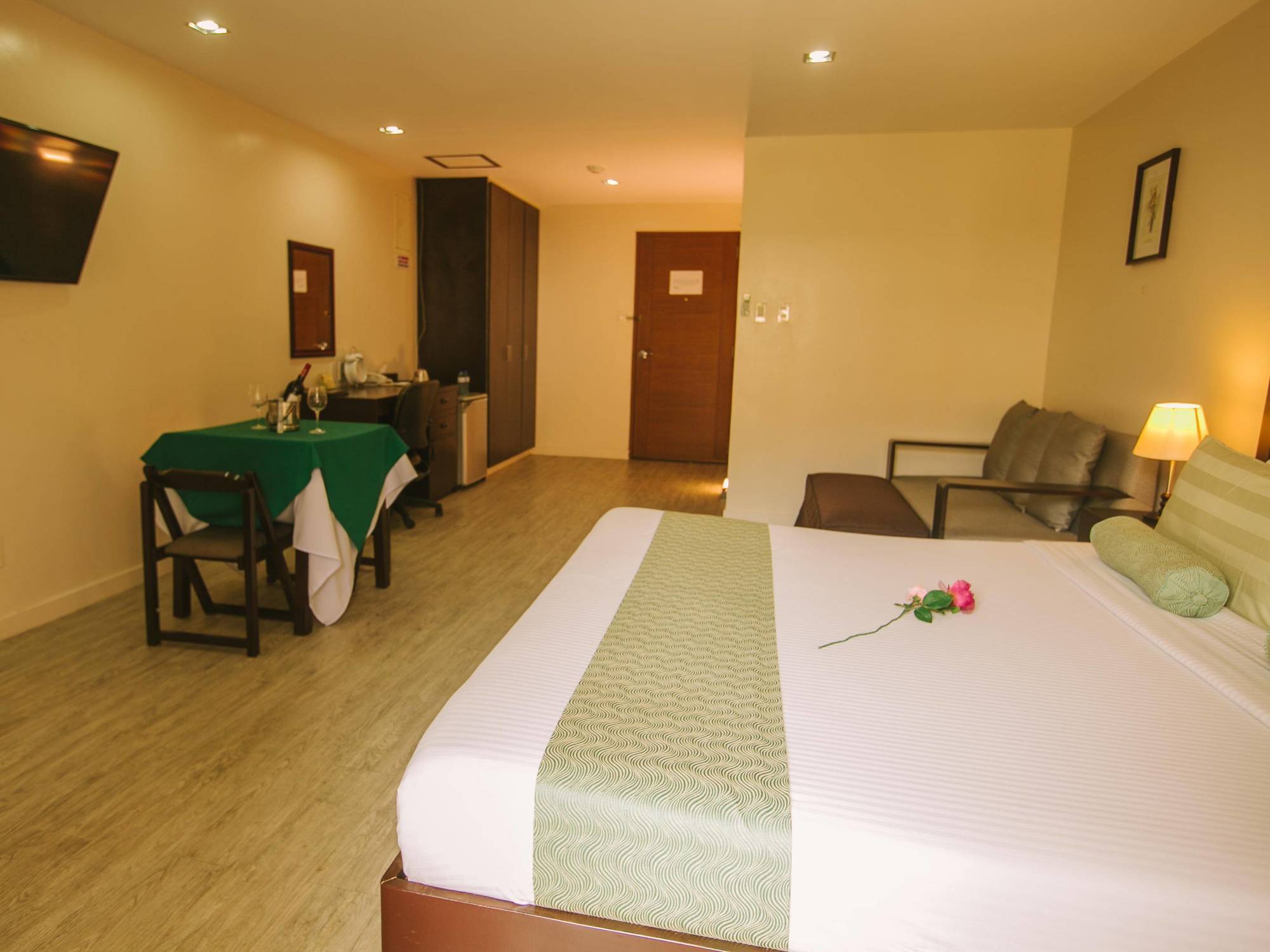 Subic Coco Hotel Olongapo Eksteriør bilde