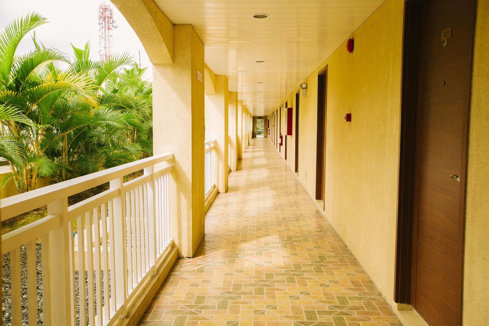 Subic Coco Hotel Olongapo Eksteriør bilde
